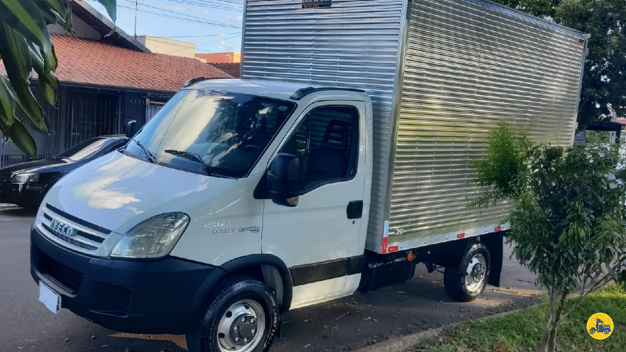 CAMINHAO IVECO DAILY 35s14 Baú Furgão 3/4 4x2 Carvalho Transportes SAO JOSE DOS CAMPOS SÃO PAULO SP